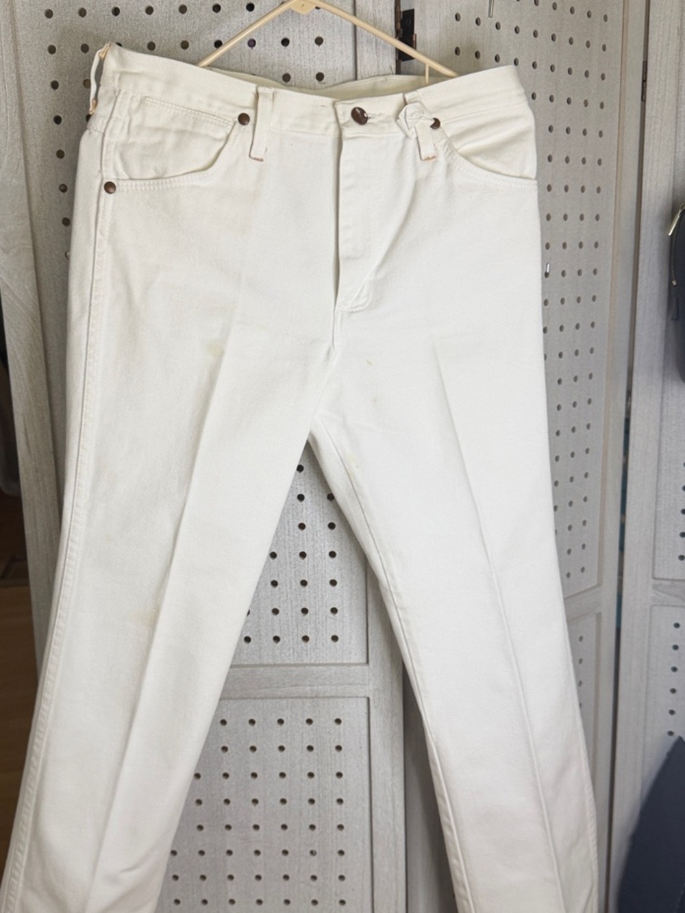 Wrangler High-Rise White Straight Jeans